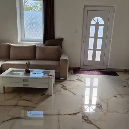 아파트호텔 Casanova Es Wellness